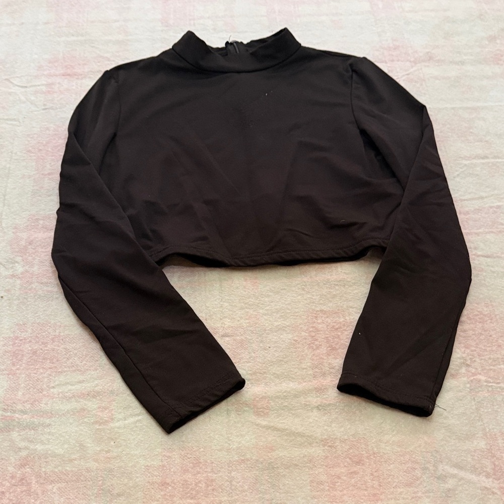 Black Long Sleeve Crop Top